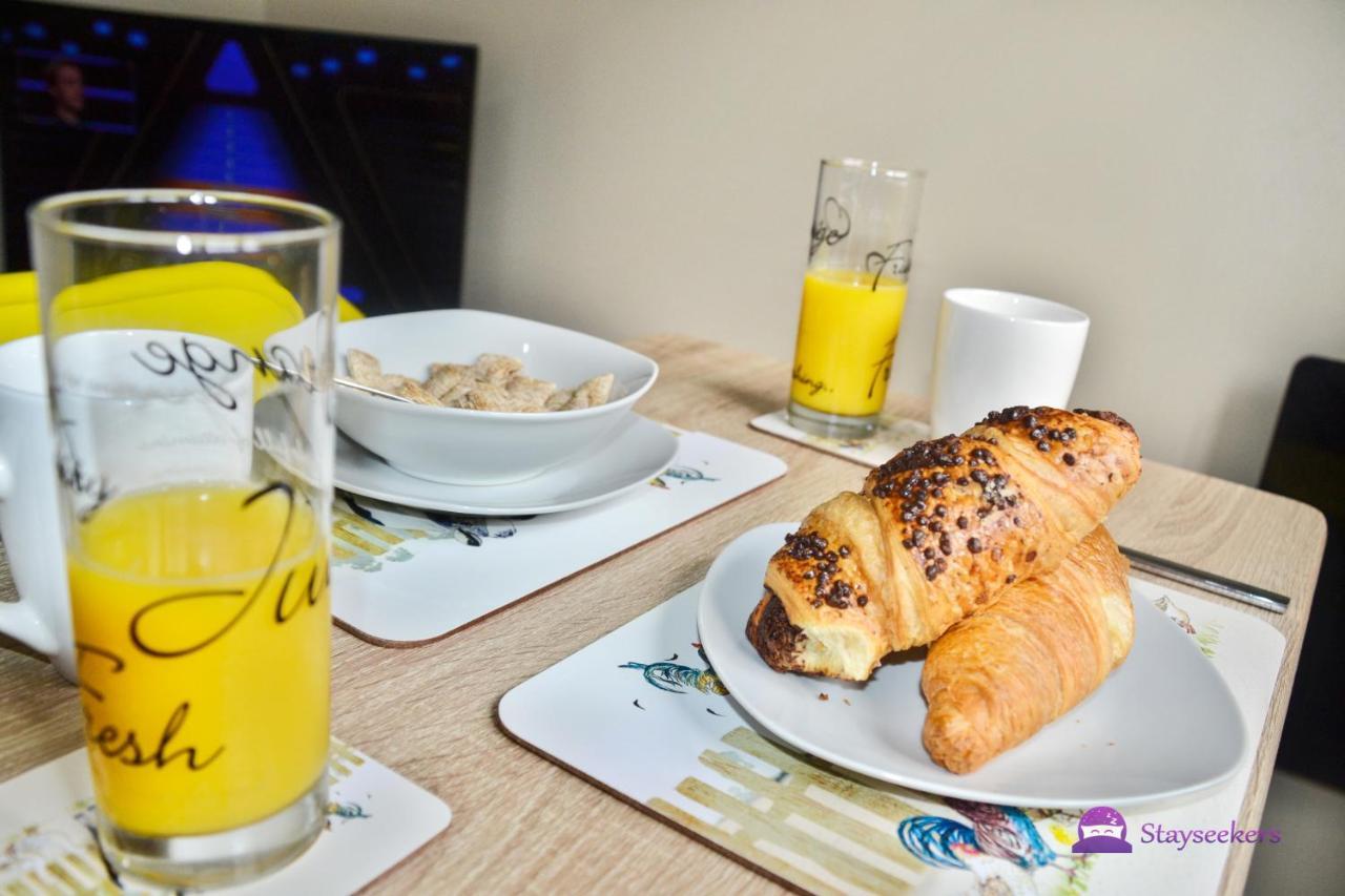 Station 1 Bed Apartment - Stayseekers ซอลส์บรี ภายนอก รูปภาพ