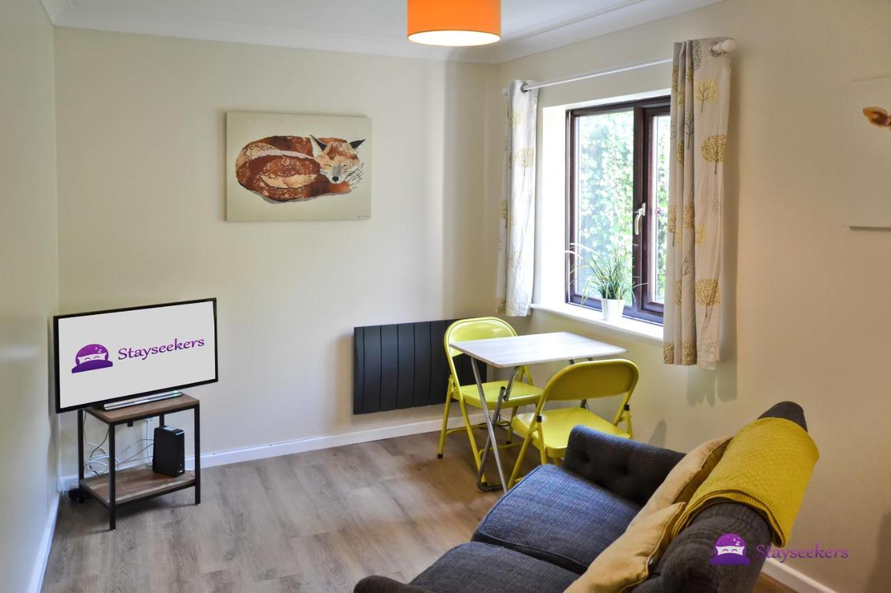 Station 1 Bed Apartment - Stayseekers ซอลส์บรี ภายนอก รูปภาพ